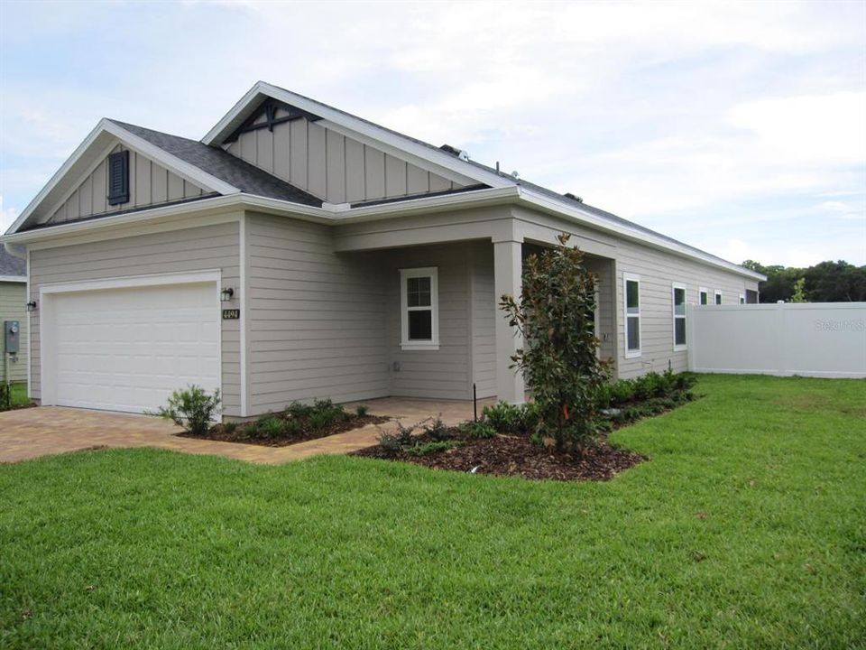 For Rent: $2,200 (3 beds, 2 baths, 1740 Square Feet)