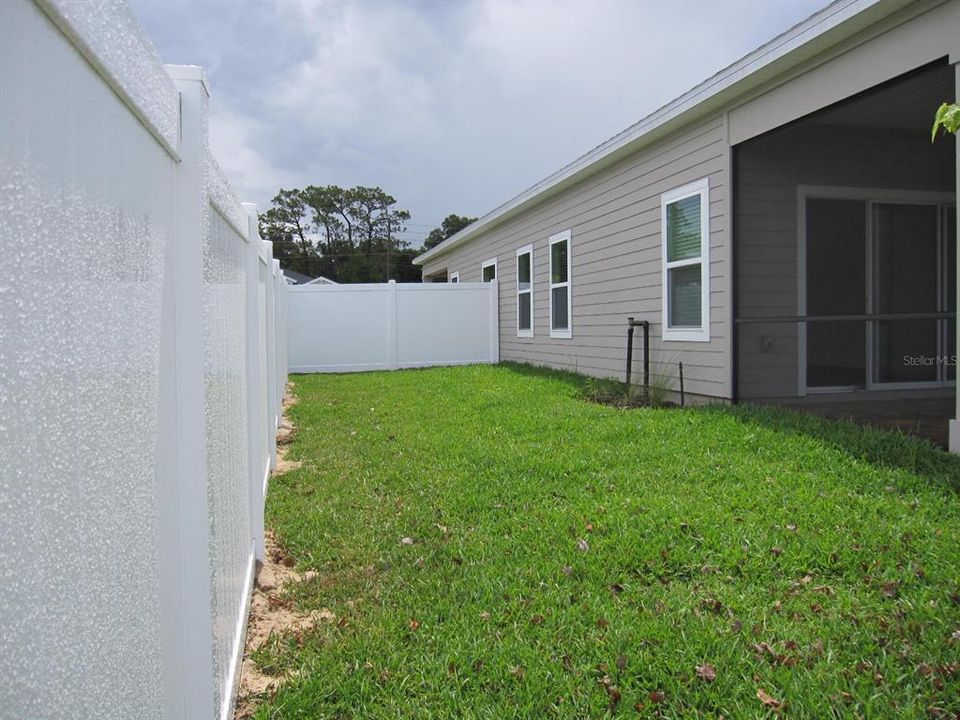 For Rent: $2,200 (3 beds, 2 baths, 1740 Square Feet)