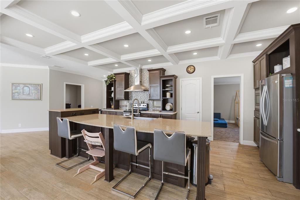 For Sale: $710,000 (4 beds, 3 baths, 2594 Square Feet)