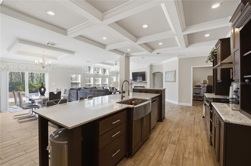 For Sale: $710,000 (4 beds, 3 baths, 2594 Square Feet)