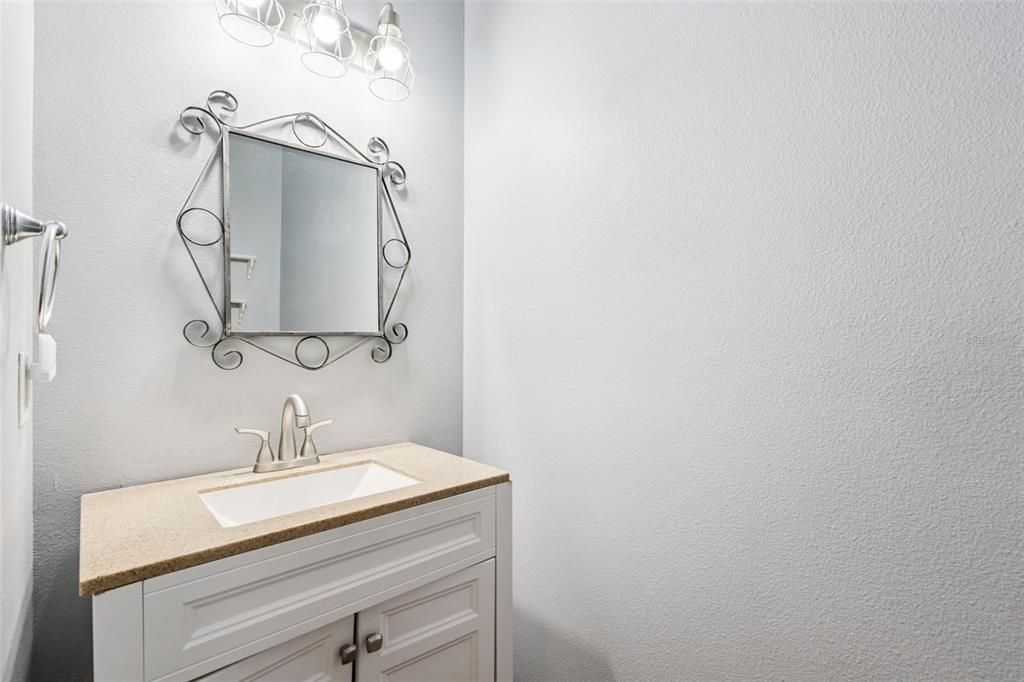 Active With Contract: $459,990 (3 beds, 2 baths, 2388 Square Feet)