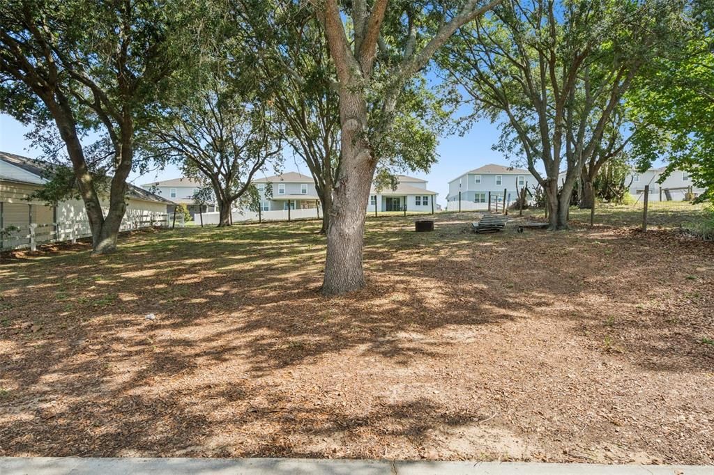 Active With Contract: $459,990 (3 beds, 2 baths, 2388 Square Feet)