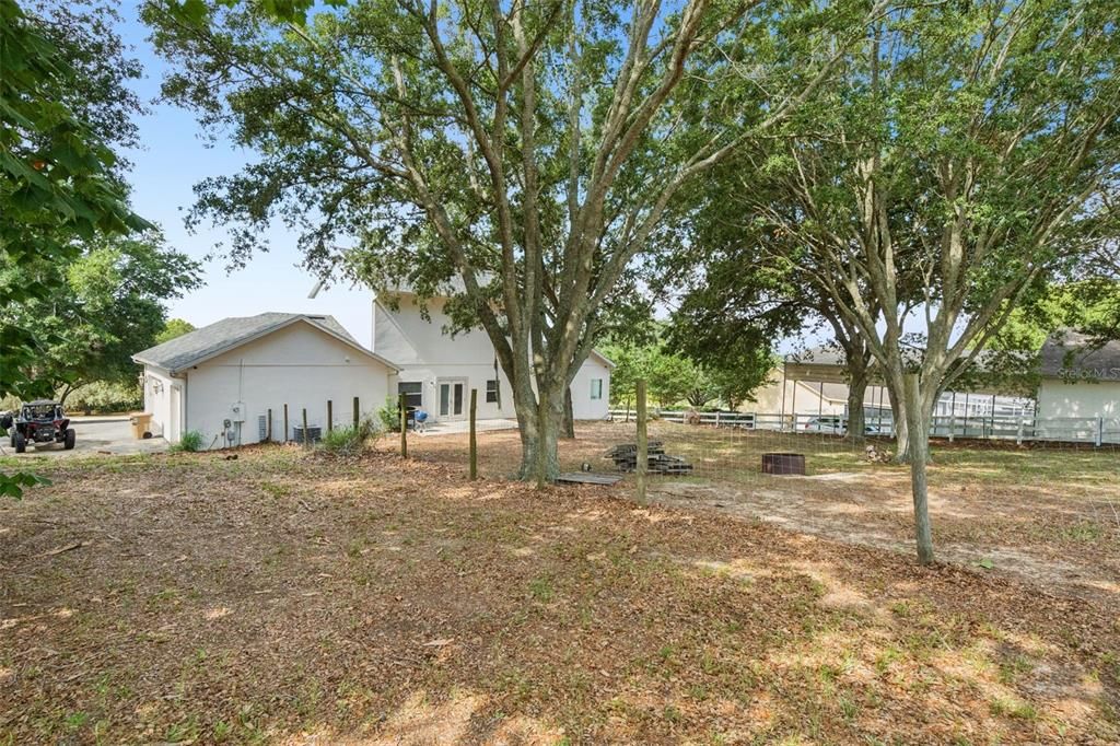 Active With Contract: $459,990 (3 beds, 2 baths, 2388 Square Feet)