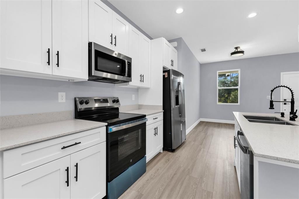 En Venta: $339,900 (4 camas, 2 baños, 1663 Pies cuadrados)
