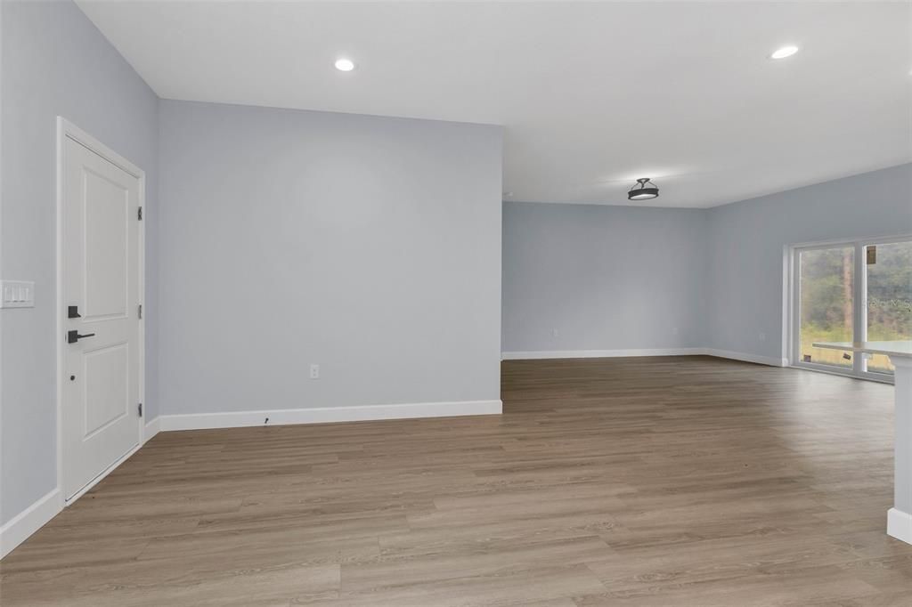 En Venta: $339,900 (4 camas, 2 baños, 1663 Pies cuadrados)
