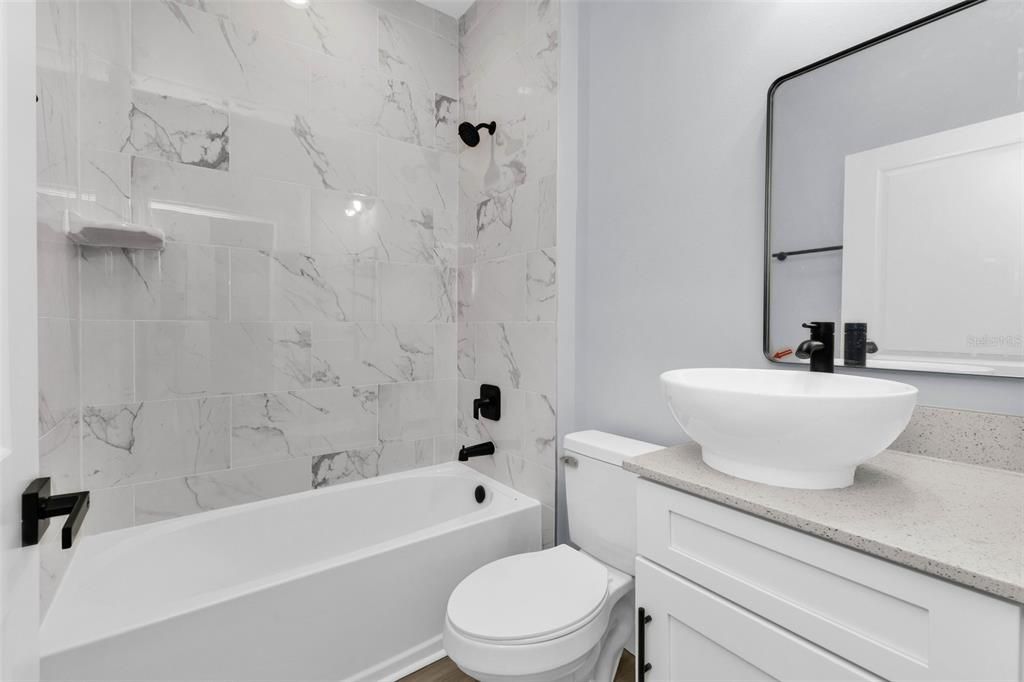 En Venta: $339,900 (4 camas, 2 baños, 1663 Pies cuadrados)