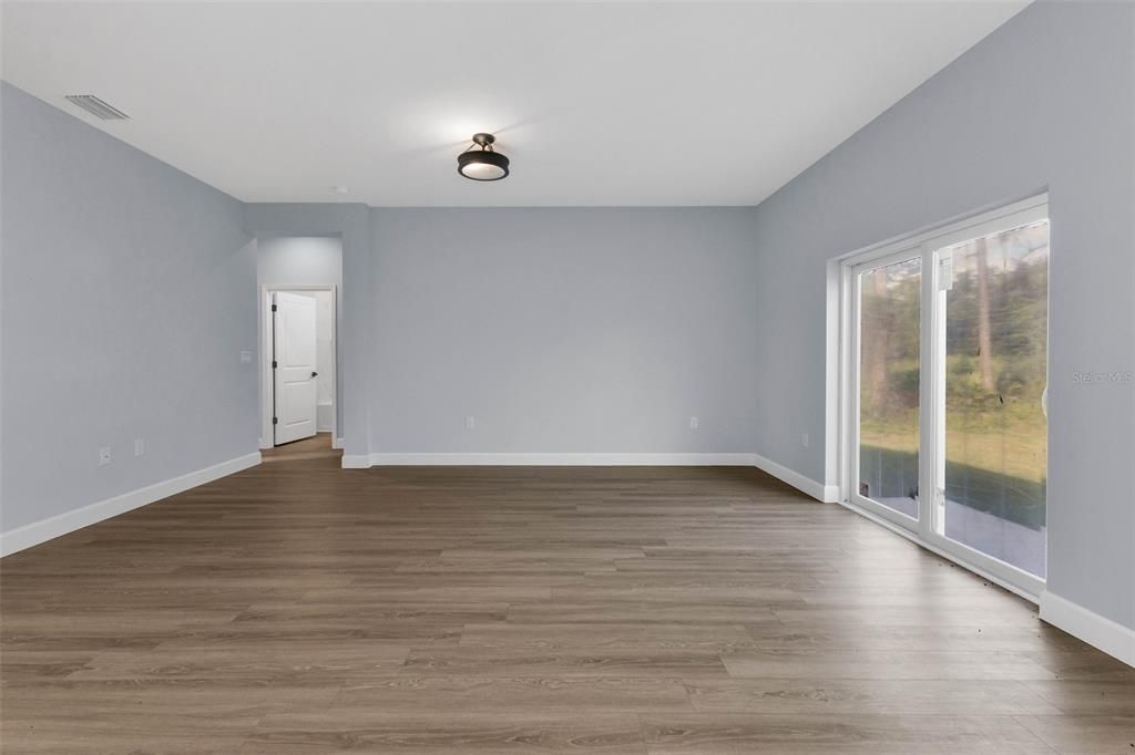 En Venta: $339,900 (4 camas, 2 baños, 1663 Pies cuadrados)