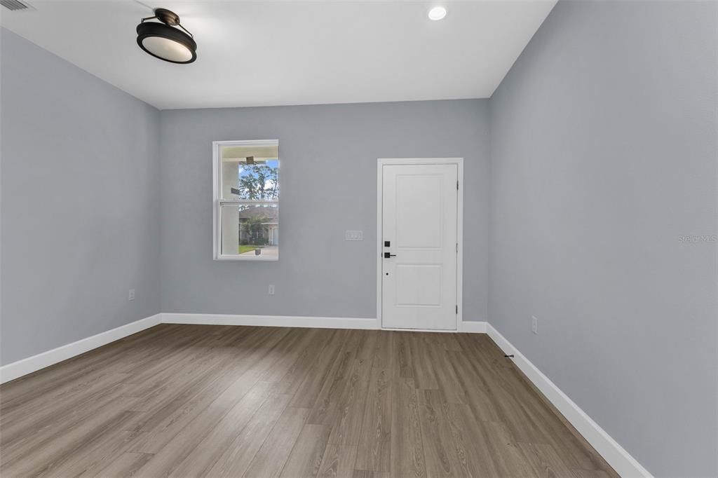 En Venta: $339,900 (4 camas, 2 baños, 1663 Pies cuadrados)