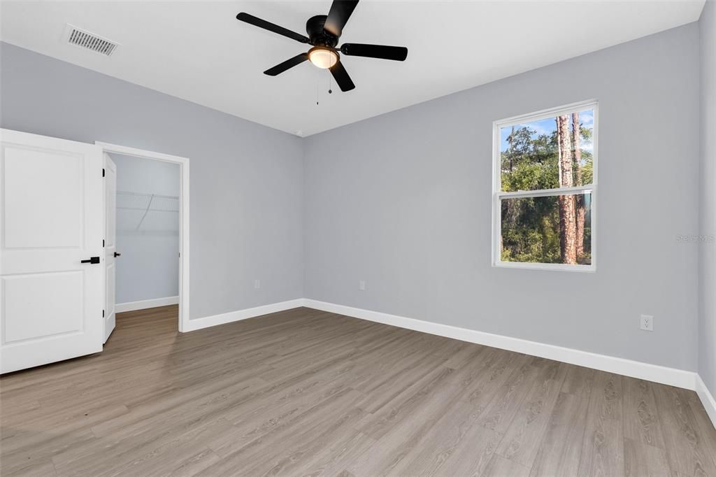 En Venta: $339,900 (4 camas, 2 baños, 1663 Pies cuadrados)