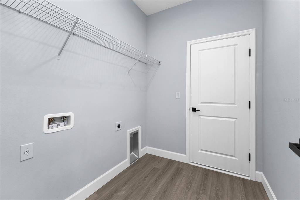En Venta: $339,900 (4 camas, 2 baños, 1663 Pies cuadrados)