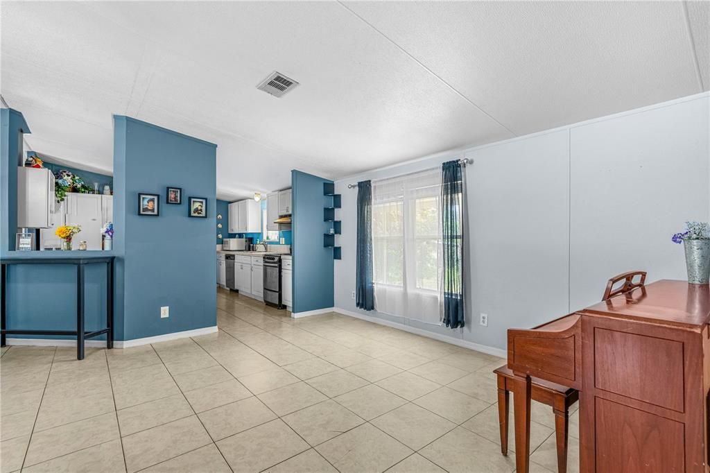 For Sale: $389,000 (3 beds, 2 baths, 1620 Square Feet)