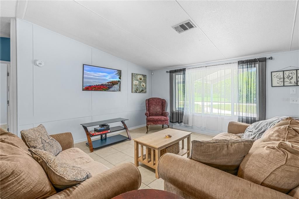 For Sale: $389,000 (3 beds, 2 baths, 1620 Square Feet)