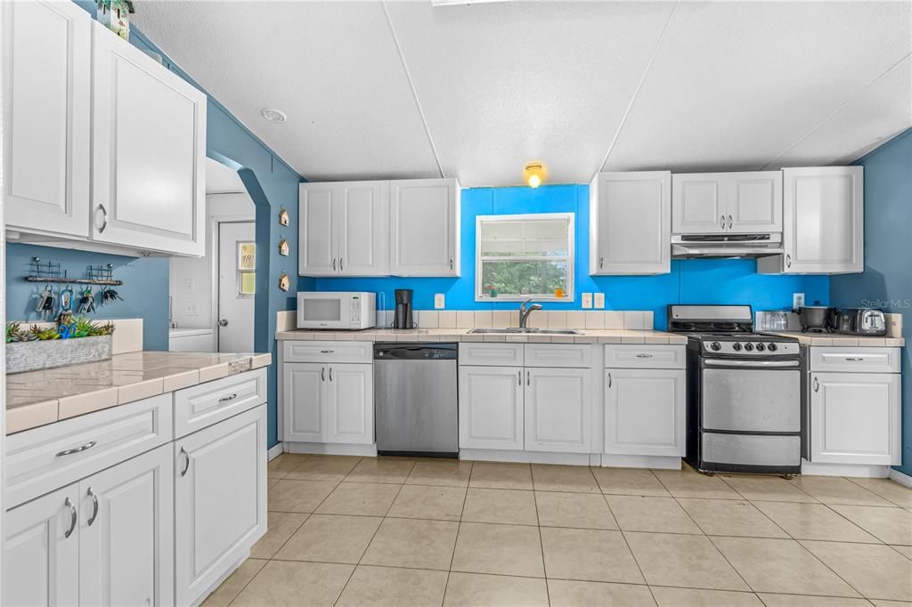 For Sale: $389,000 (3 beds, 2 baths, 1620 Square Feet)