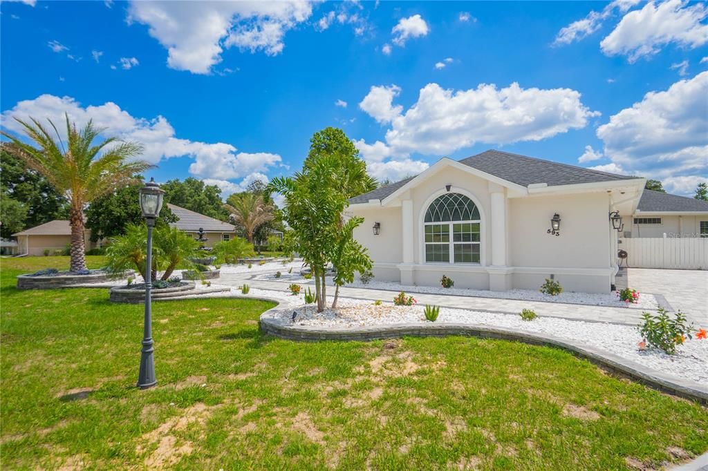 For Sale: $800,000 (5 beds, 4 baths, 4800 Square Feet)
