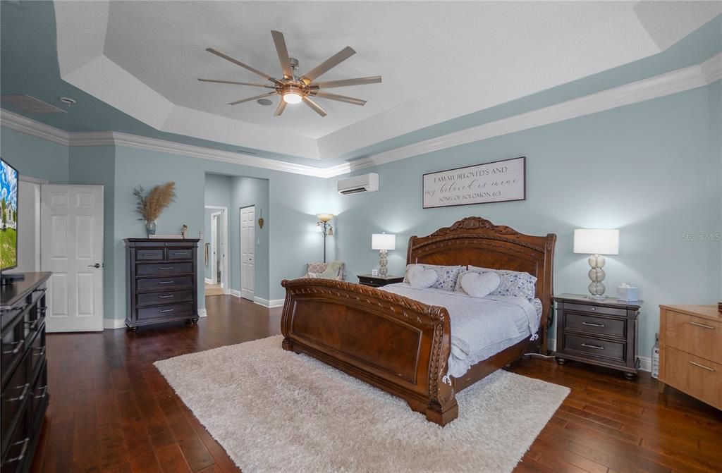 For Sale: $800,000 (5 beds, 4 baths, 4800 Square Feet)