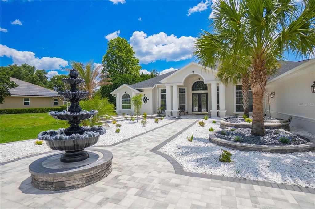 For Sale: $800,000 (5 beds, 4 baths, 4800 Square Feet)
