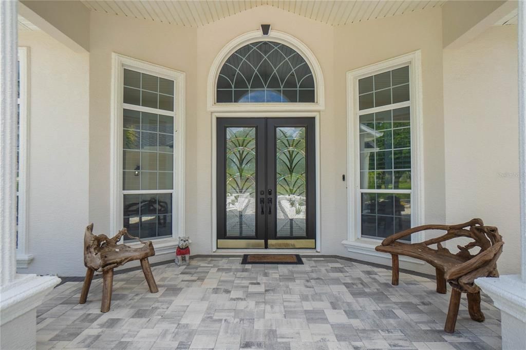 For Sale: $800,000 (5 beds, 4 baths, 4800 Square Feet)