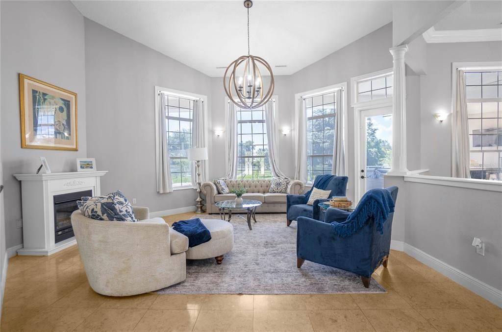 For Sale: $800,000 (5 beds, 4 baths, 4800 Square Feet)