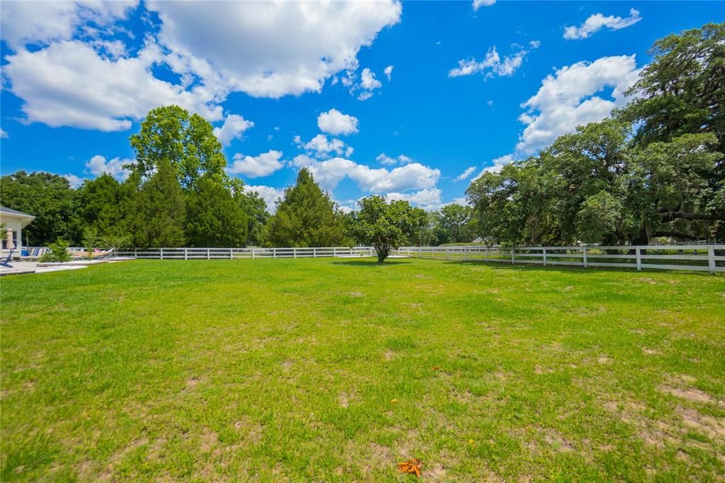 For Sale: $800,000 (5 beds, 4 baths, 4800 Square Feet)