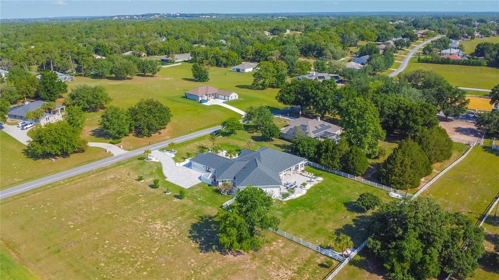 For Sale: $800,000 (5 beds, 4 baths, 4800 Square Feet)