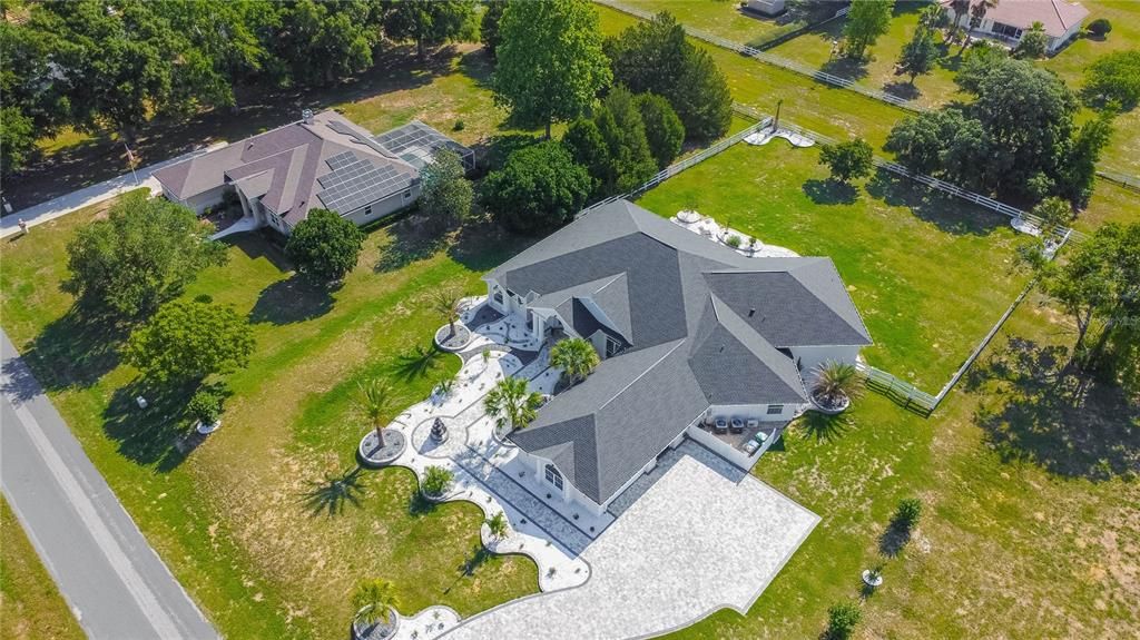 For Sale: $800,000 (5 beds, 4 baths, 4800 Square Feet)
