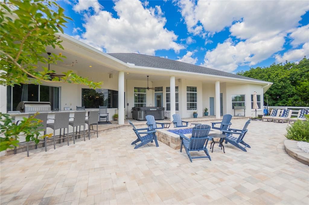 For Sale: $800,000 (5 beds, 4 baths, 4800 Square Feet)