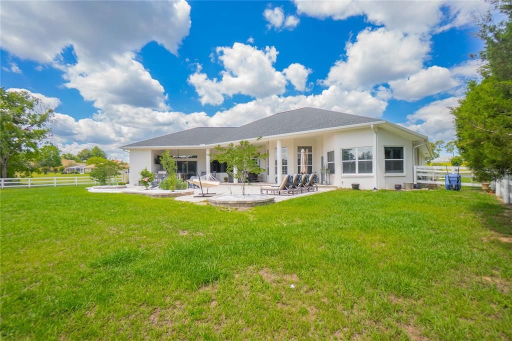 For Sale: $800,000 (5 beds, 4 baths, 4800 Square Feet)