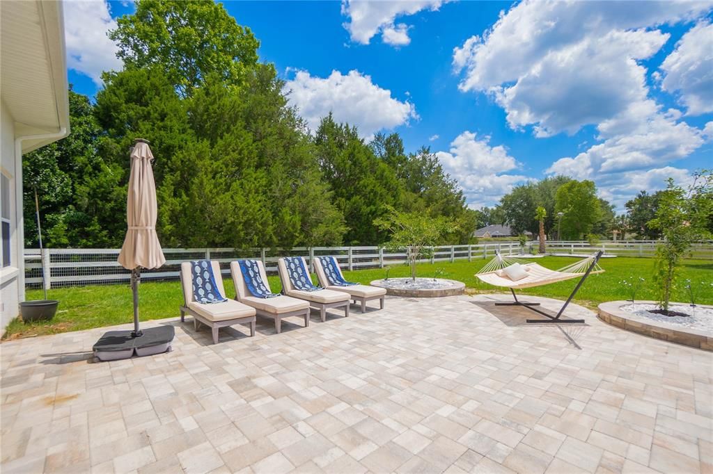 For Sale: $800,000 (5 beds, 4 baths, 4800 Square Feet)
