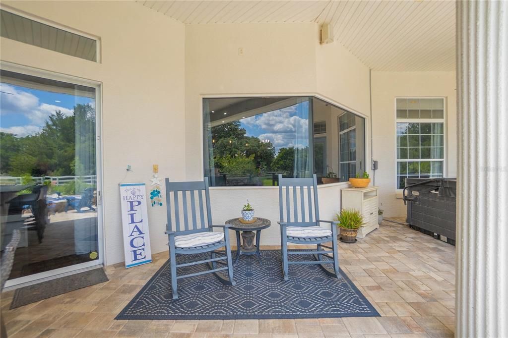 For Sale: $800,000 (5 beds, 4 baths, 4800 Square Feet)