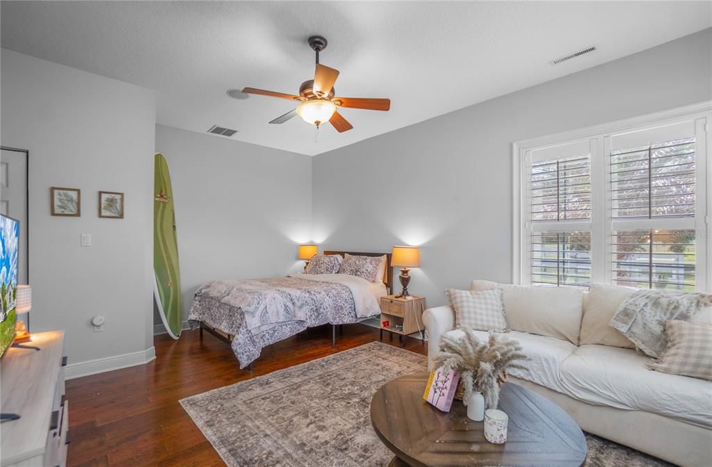 For Sale: $800,000 (5 beds, 4 baths, 4800 Square Feet)