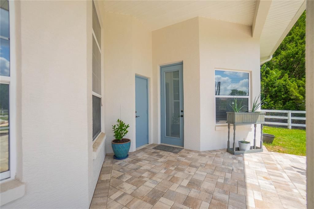 For Sale: $800,000 (5 beds, 4 baths, 4800 Square Feet)
