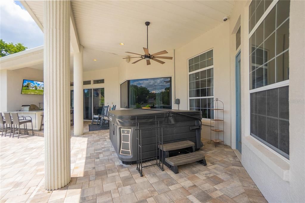 For Sale: $800,000 (5 beds, 4 baths, 4800 Square Feet)