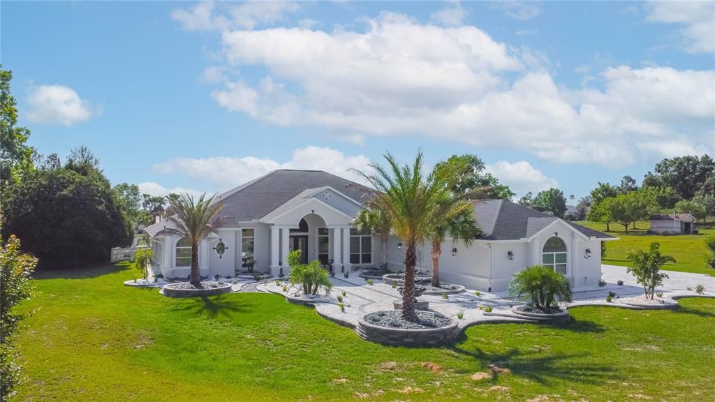 For Sale: $800,000 (5 beds, 4 baths, 4800 Square Feet)