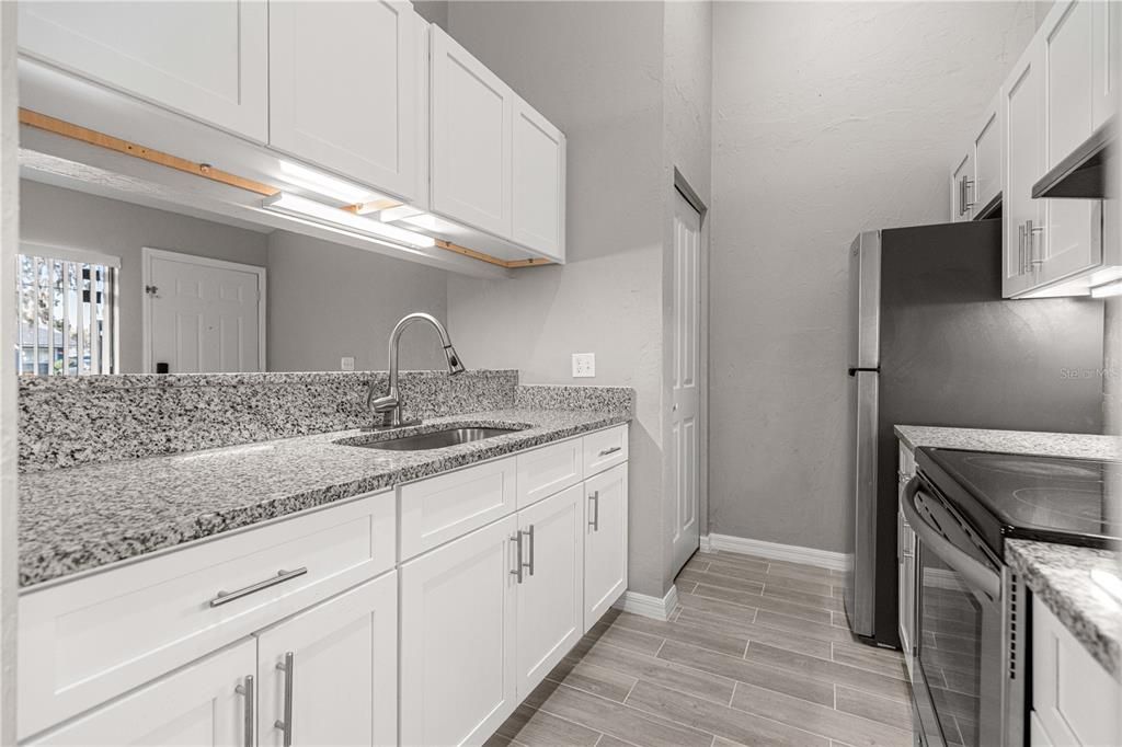 На продажу: $699,999 (8 спален, 0 ванн, 3913 Квадратных фут)