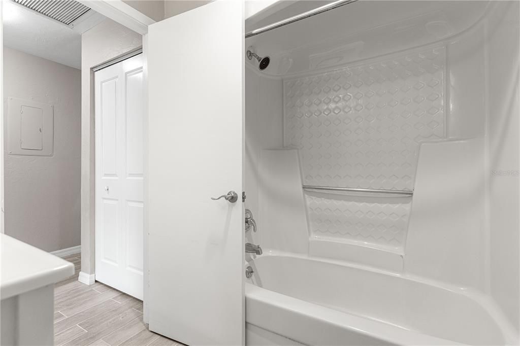 На продажу: $699,999 (8 спален, 0 ванн, 3913 Квадратных фут)