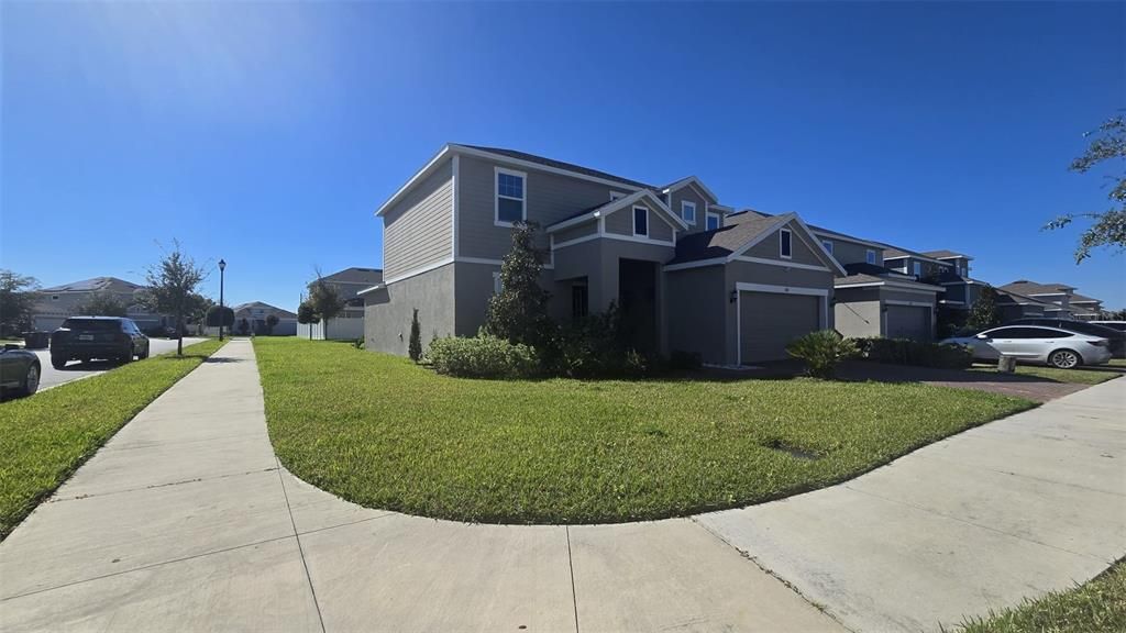 En Venta: $449,990 (4 camas, 3 baños, 2408 Pies cuadrados)