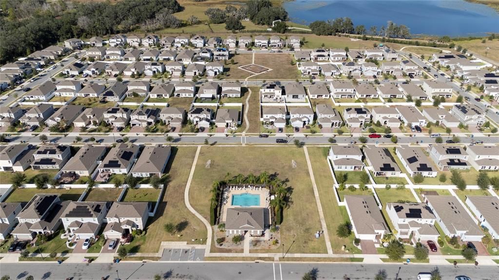 En Venta: $449,990 (4 camas, 3 baños, 2408 Pies cuadrados)