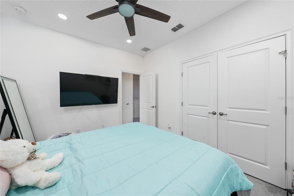 En Venta: $449,990 (4 camas, 3 baños, 2408 Pies cuadrados)