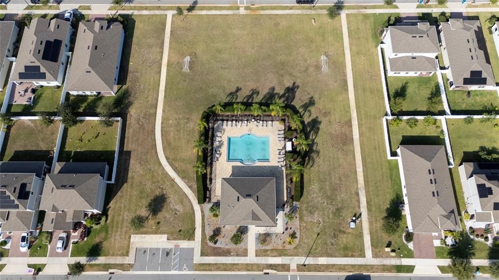 En Venta: $449,990 (4 camas, 3 baños, 2408 Pies cuadrados)