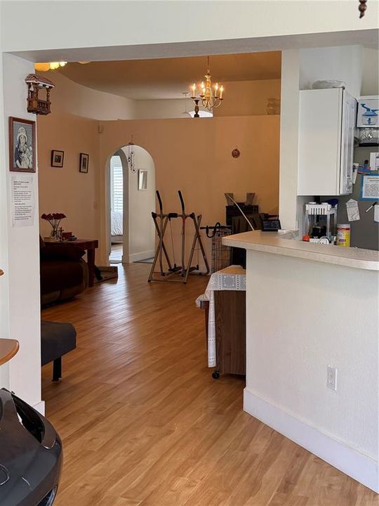 En Venta: $410,000 (4 camas, 2 baños, 1874 Pies cuadrados)