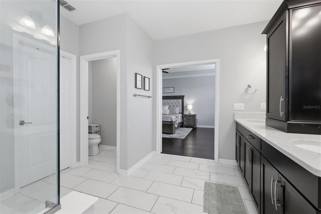 For Sale: $639,999 (5 beds, 3 baths, 3549 Square Feet)