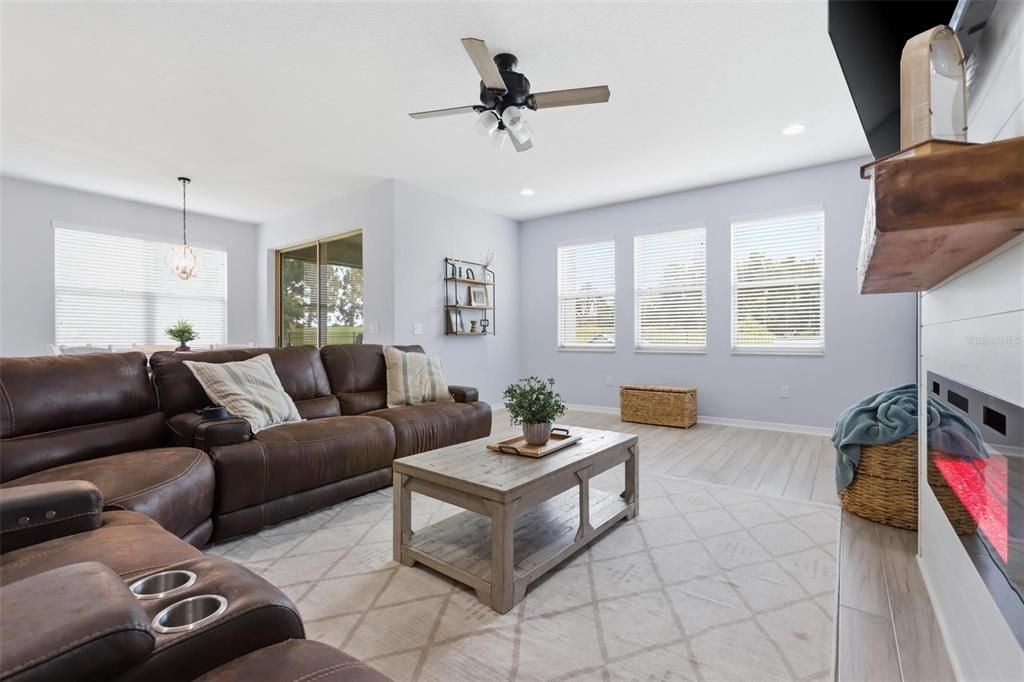 For Sale: $639,999 (5 beds, 3 baths, 3549 Square Feet)