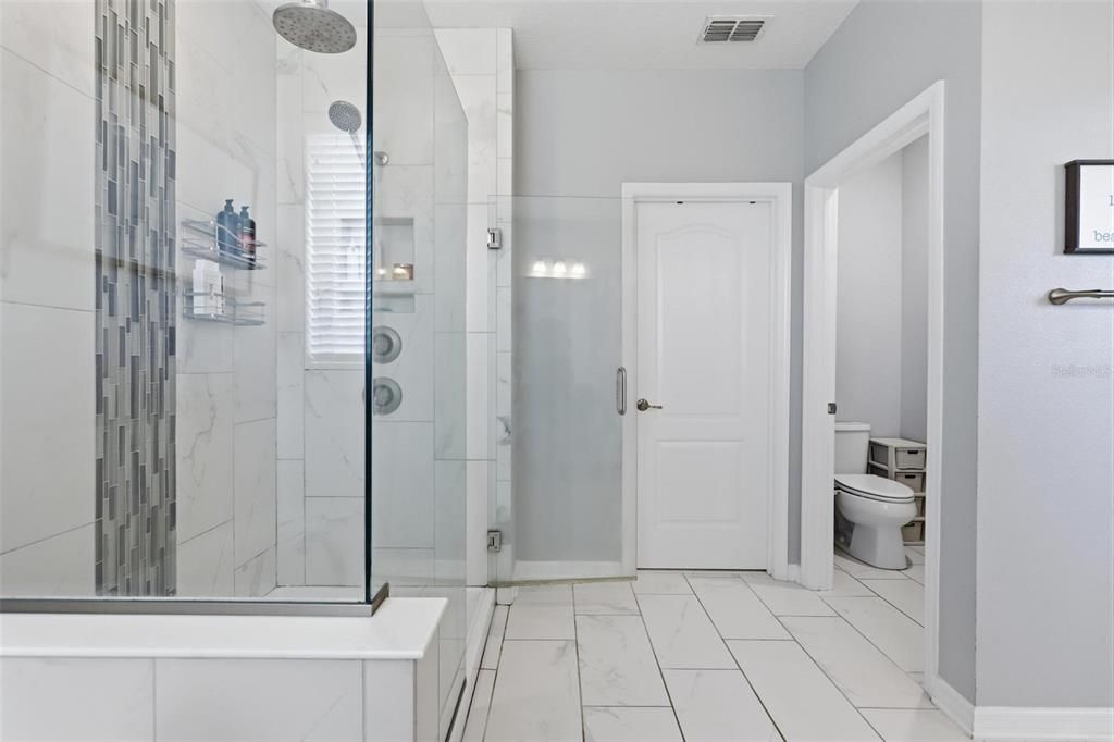 For Sale: $639,999 (5 beds, 3 baths, 3549 Square Feet)