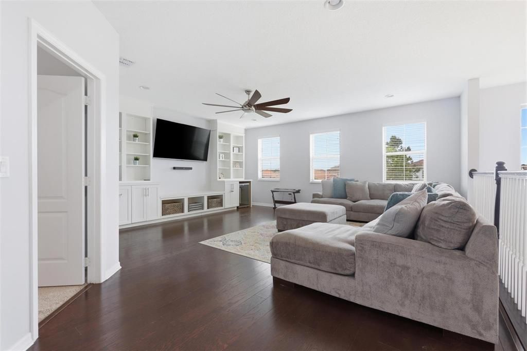 For Sale: $639,999 (5 beds, 3 baths, 3549 Square Feet)