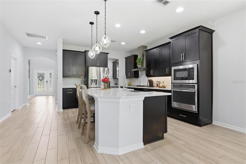 For Sale: $639,999 (5 beds, 3 baths, 3549 Square Feet)