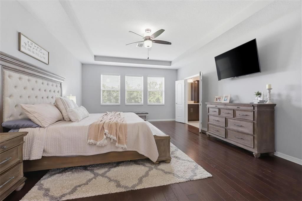 For Sale: $639,999 (5 beds, 3 baths, 3549 Square Feet)