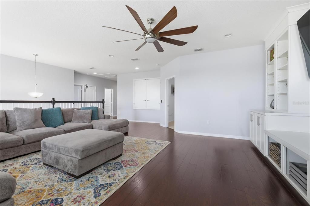 For Sale: $639,999 (5 beds, 3 baths, 3549 Square Feet)