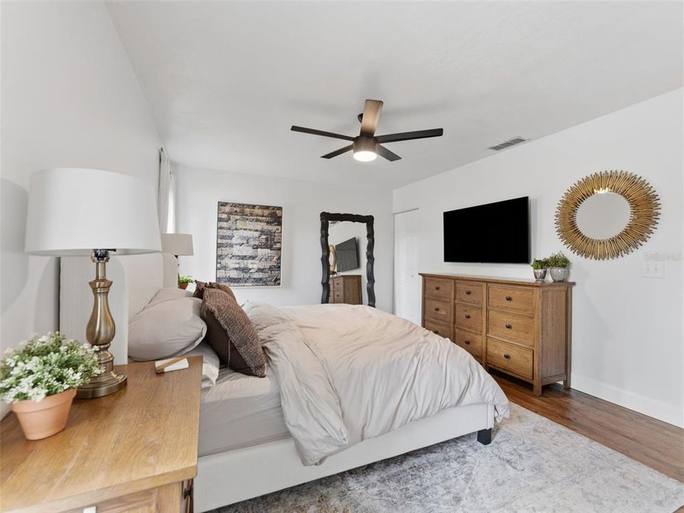 Active With Contract: $430,000 (3 beds, 2 baths, 1690 Square Feet)