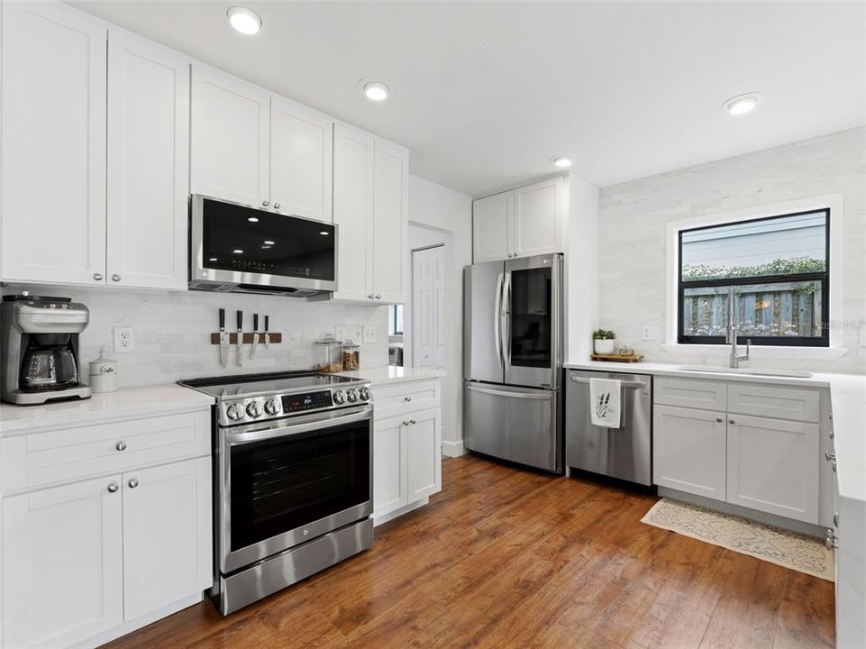 Active With Contract: $430,000 (3 beds, 2 baths, 1690 Square Feet)