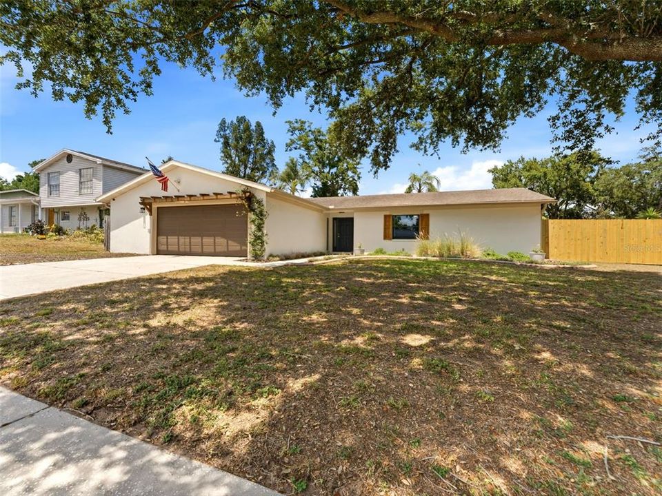 Active With Contract: $430,000 (3 beds, 2 baths, 1690 Square Feet)